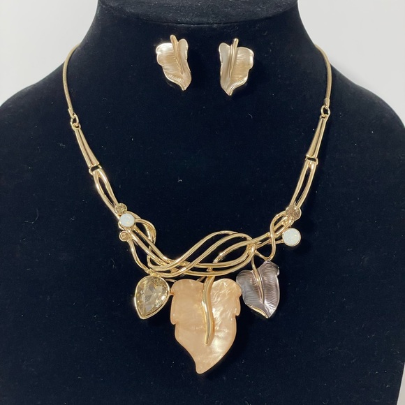 350-Leaves Golden Metal Necklace Set - Picture 5 of 5